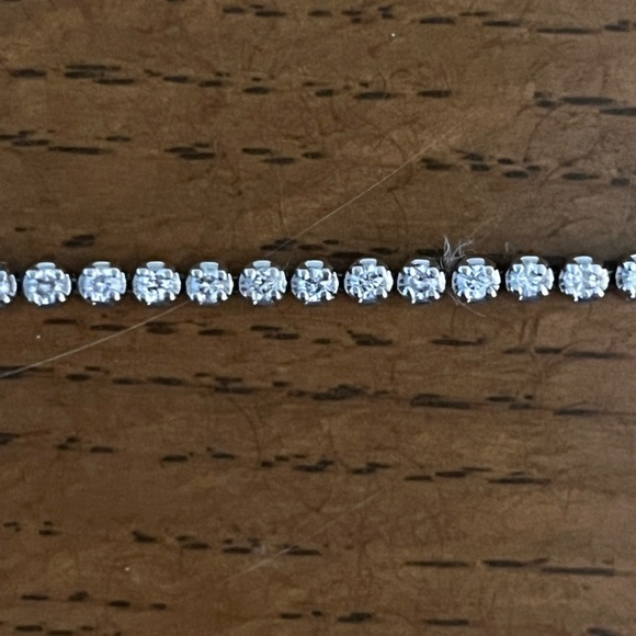Kay Jewelers 2 carat diamond Tennis Bracelet 14k white gold. - Picture 4 of 8